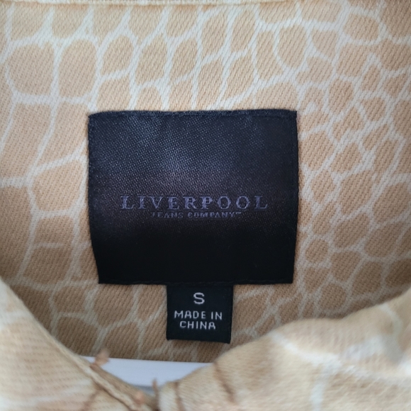 LIVERPOOL | stretch denim animal giraffe print button-up jean jacket - Picture 5 of 10